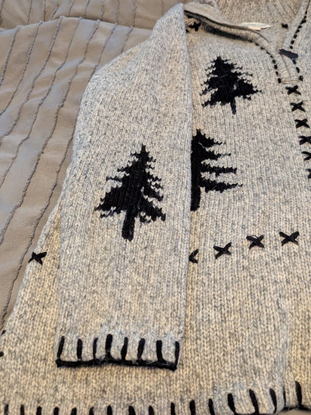 Coldwater Creek Bear & Pine Tree Sweater | NWOT | Cozy Cabin Style Size XL/P - Picture 6 of 10